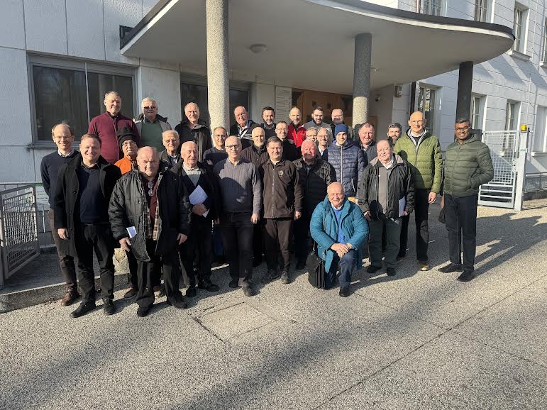 Srečanja so se udeležili tudi slovenski jezuiti, ki živijo in študirajo v tujini.